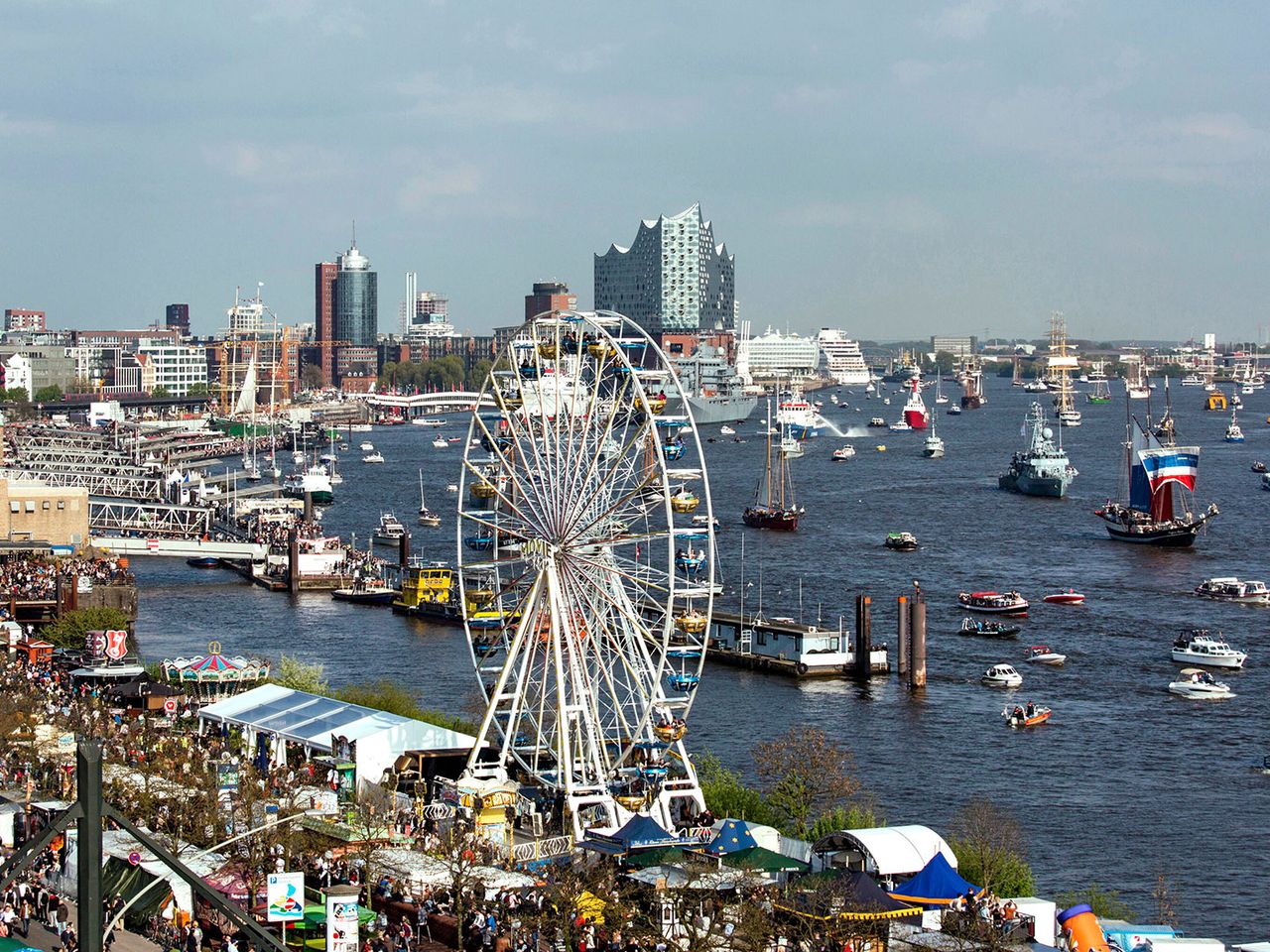 Hafengeburtstag Hamburg, Festmeile und Riesenrad (2017)