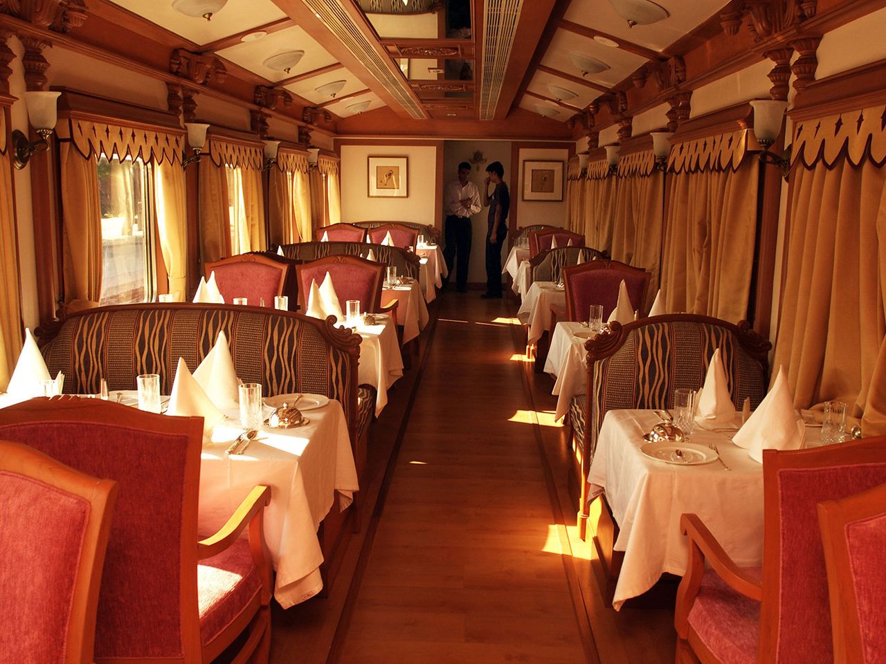 Golden Chariot, Speisesaal