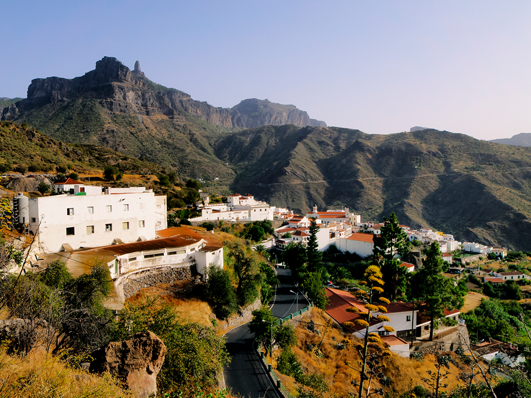 Blick auf das Bergdorf Tejeda