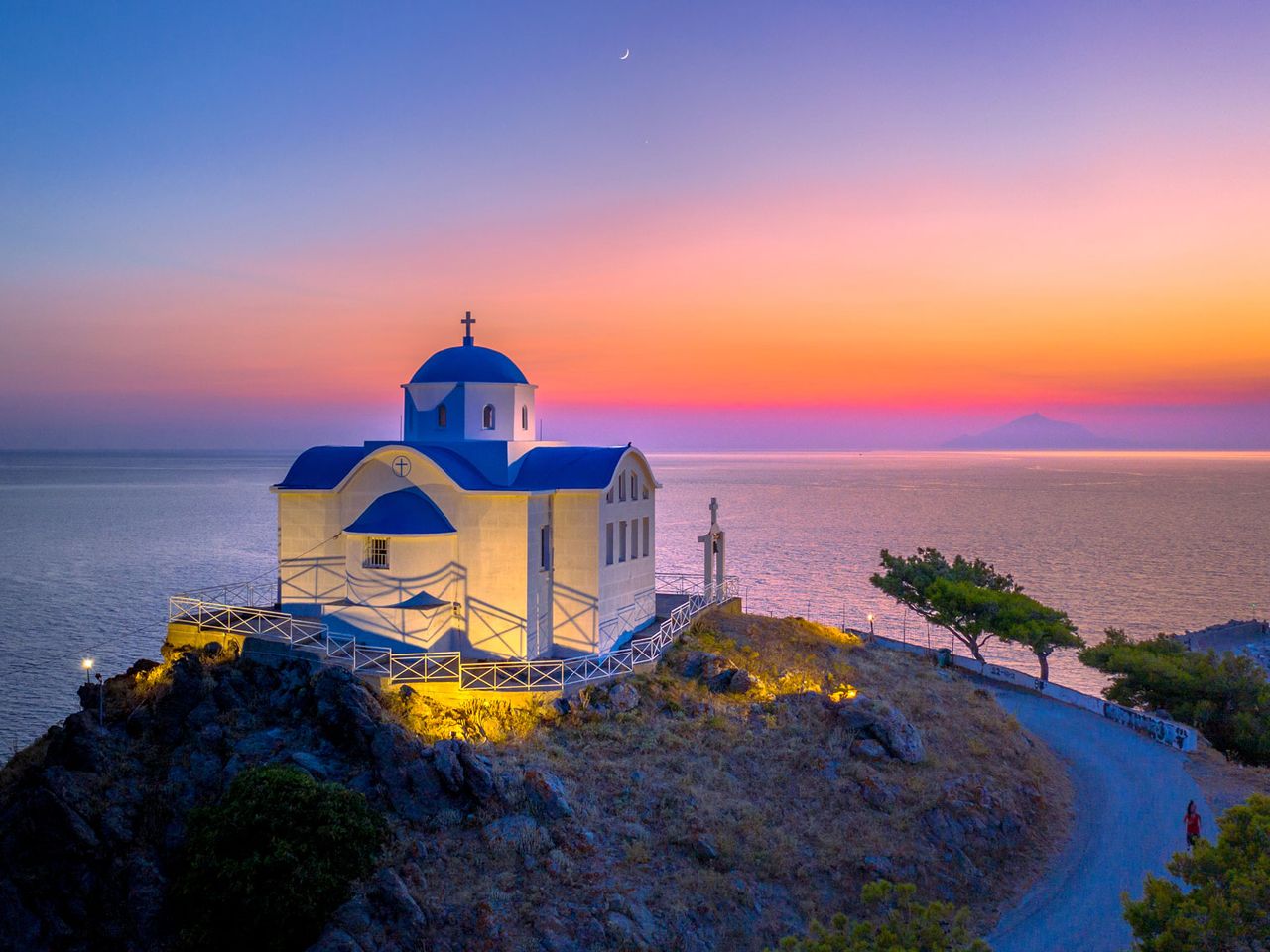 Kirche Agios Nikolaos auf Limnos, beleuchtet am Abend