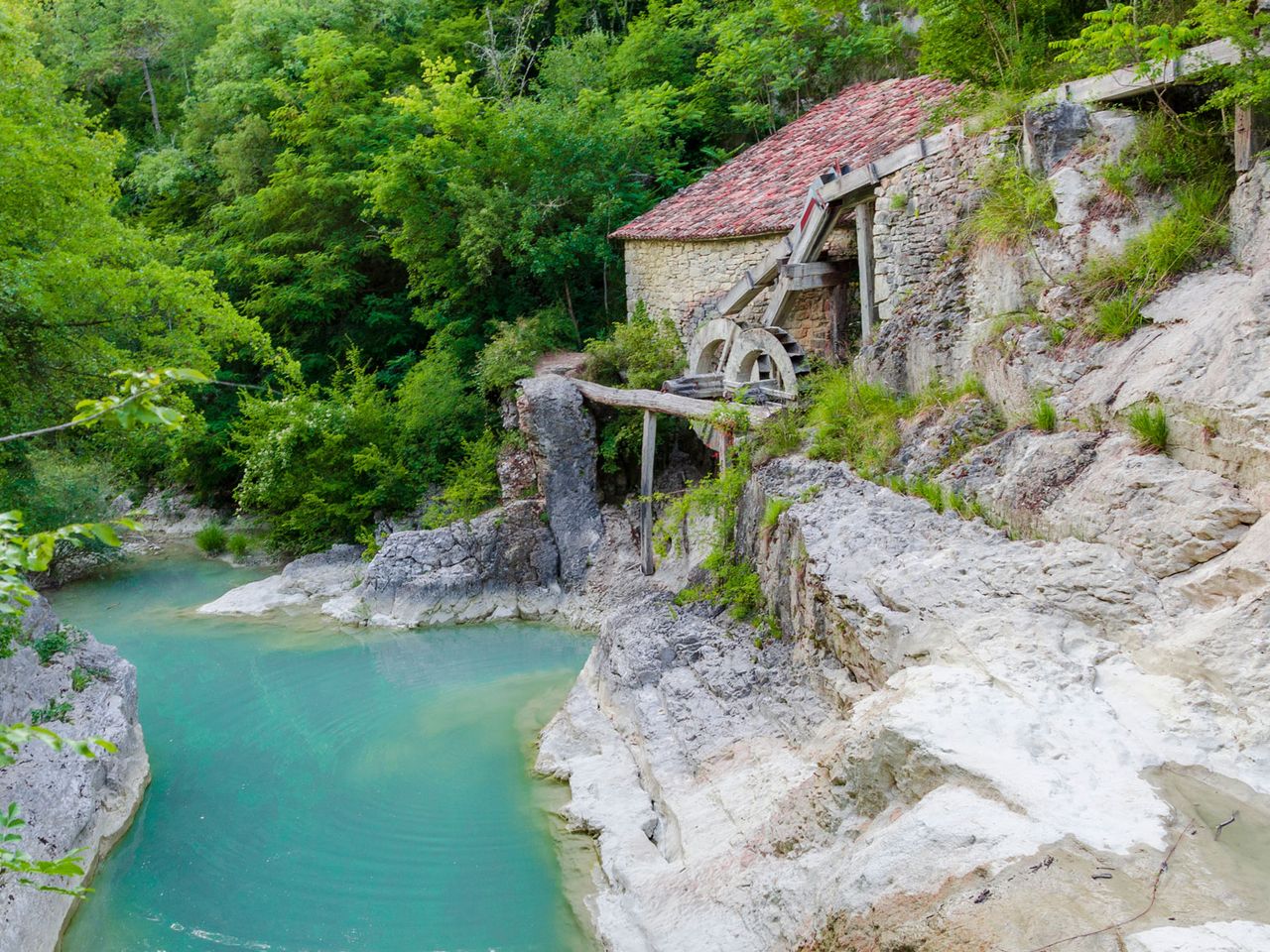 Mühle und natürlicher Pool in Kotli, Kroatien