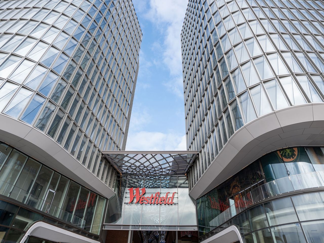 Westfield Hamburg-Überseequartier, Blick auf den Eingang