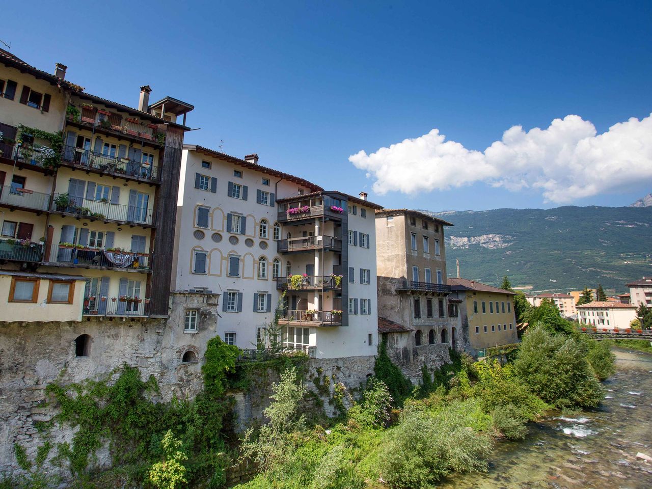 Rovereto in Oberitalien, Trentino Etschtal