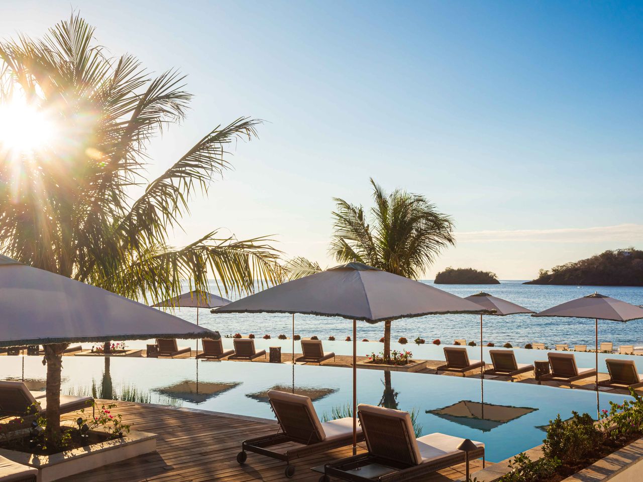 Sandals Saint Vincent, Parisol Pool