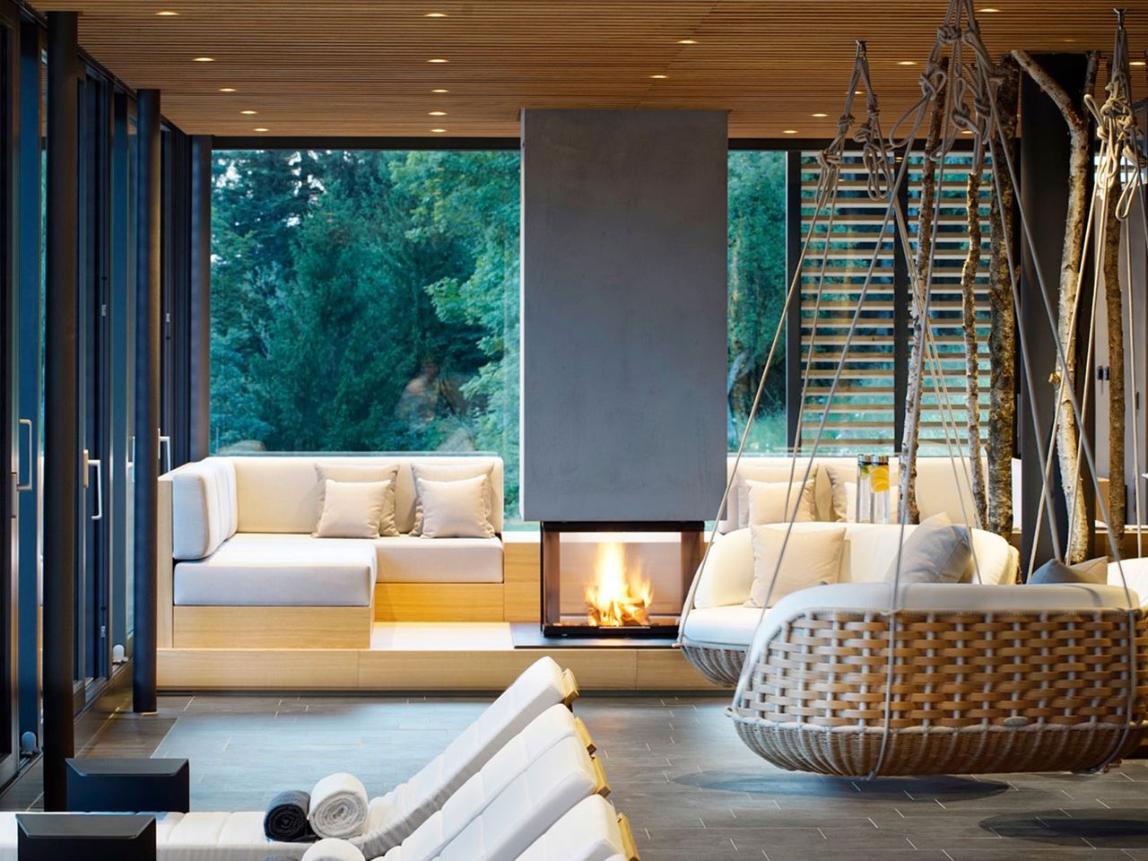 Ruheraum mit Kamin im Spa-Bereich, DAS TEGERNSEE