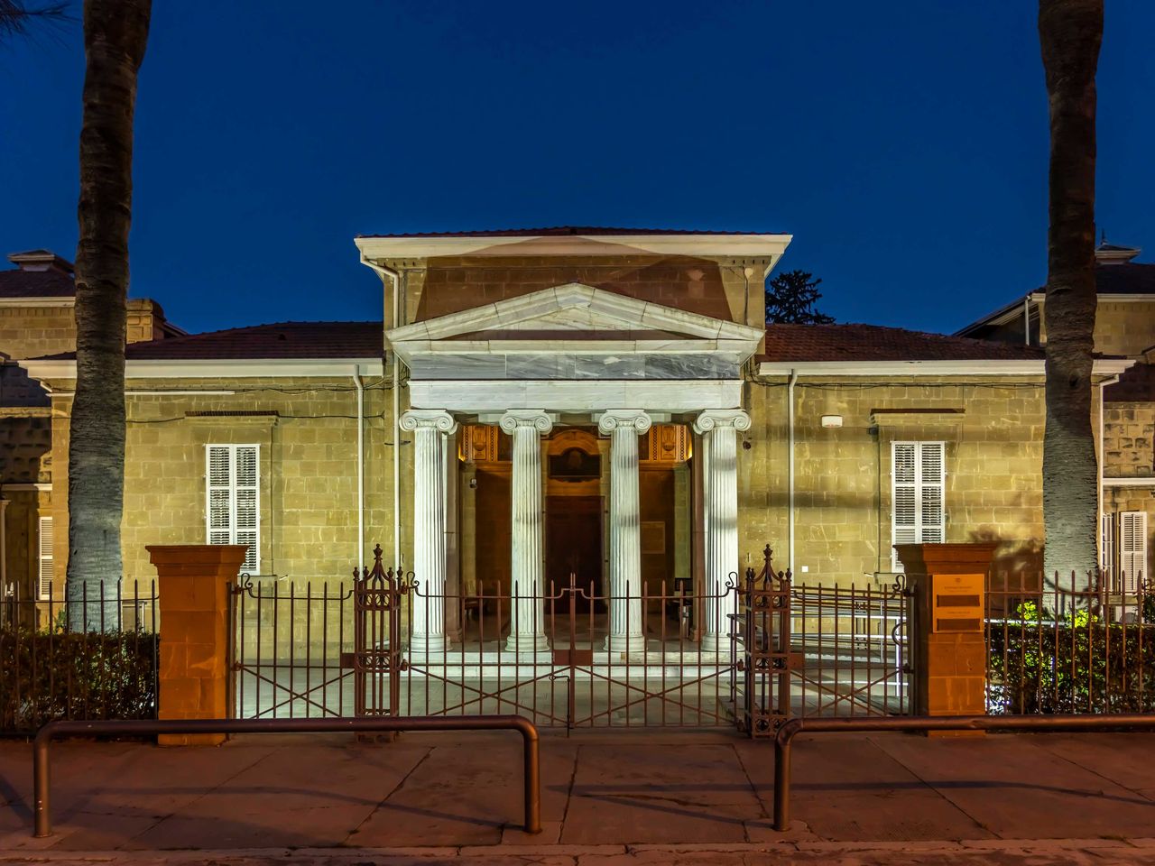 Cyprus Museum in Nikosia am Abend