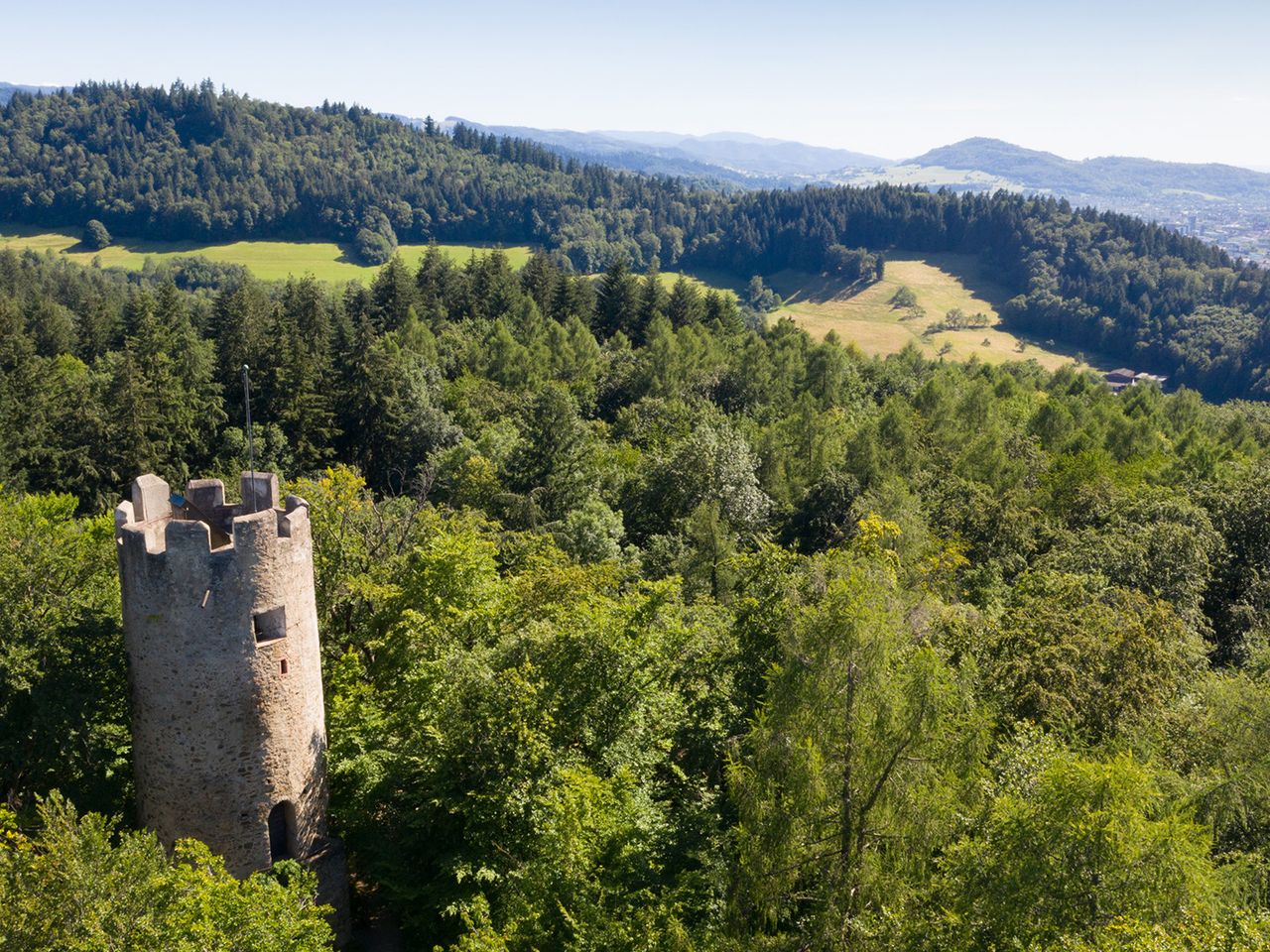 Die Ruine der Zähringer Burg nahe Freiburg im Schwarzwald