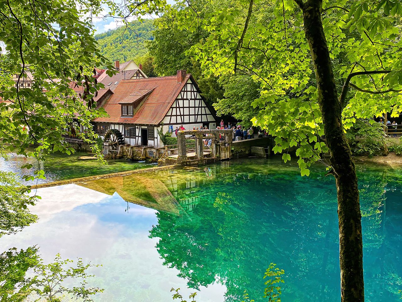Idyllischer Blautopf bei Blaubeuren 