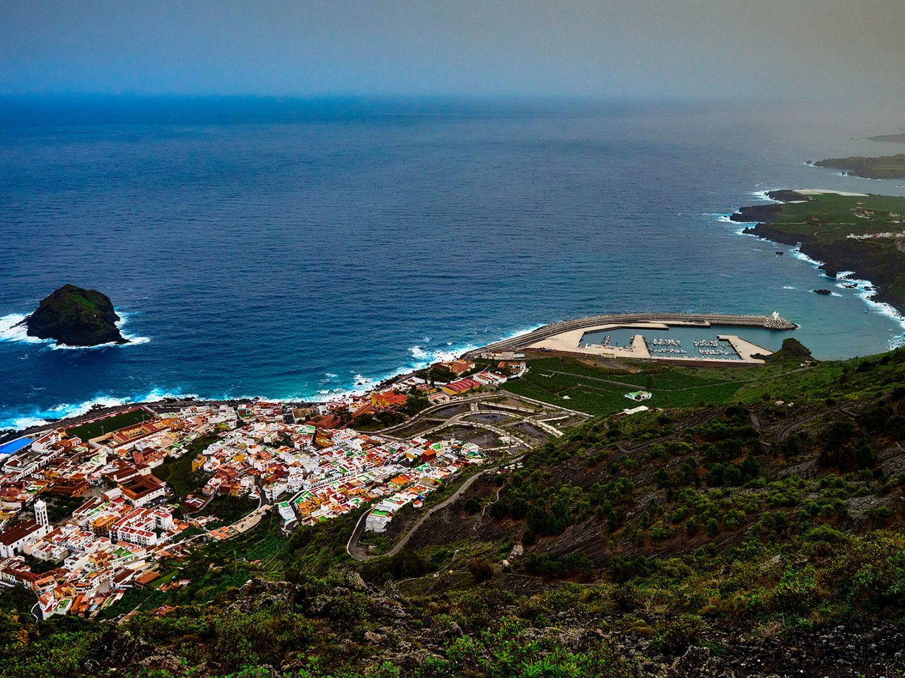 Mirador de Lomo Molino, Blick auf Garachico und Roque de Garachico