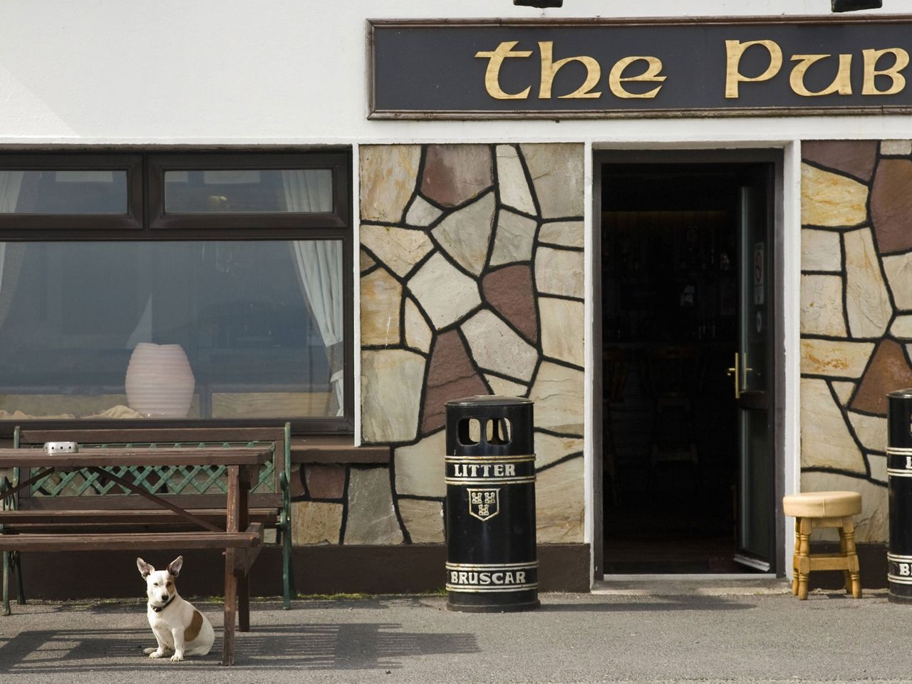 Achill Island, Pub in Dooagh