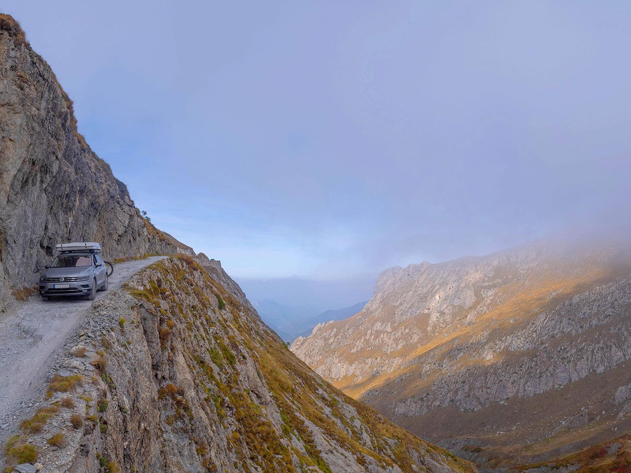 Kleinwagen auf der Route du Marguareis, Alta Via del Sale
