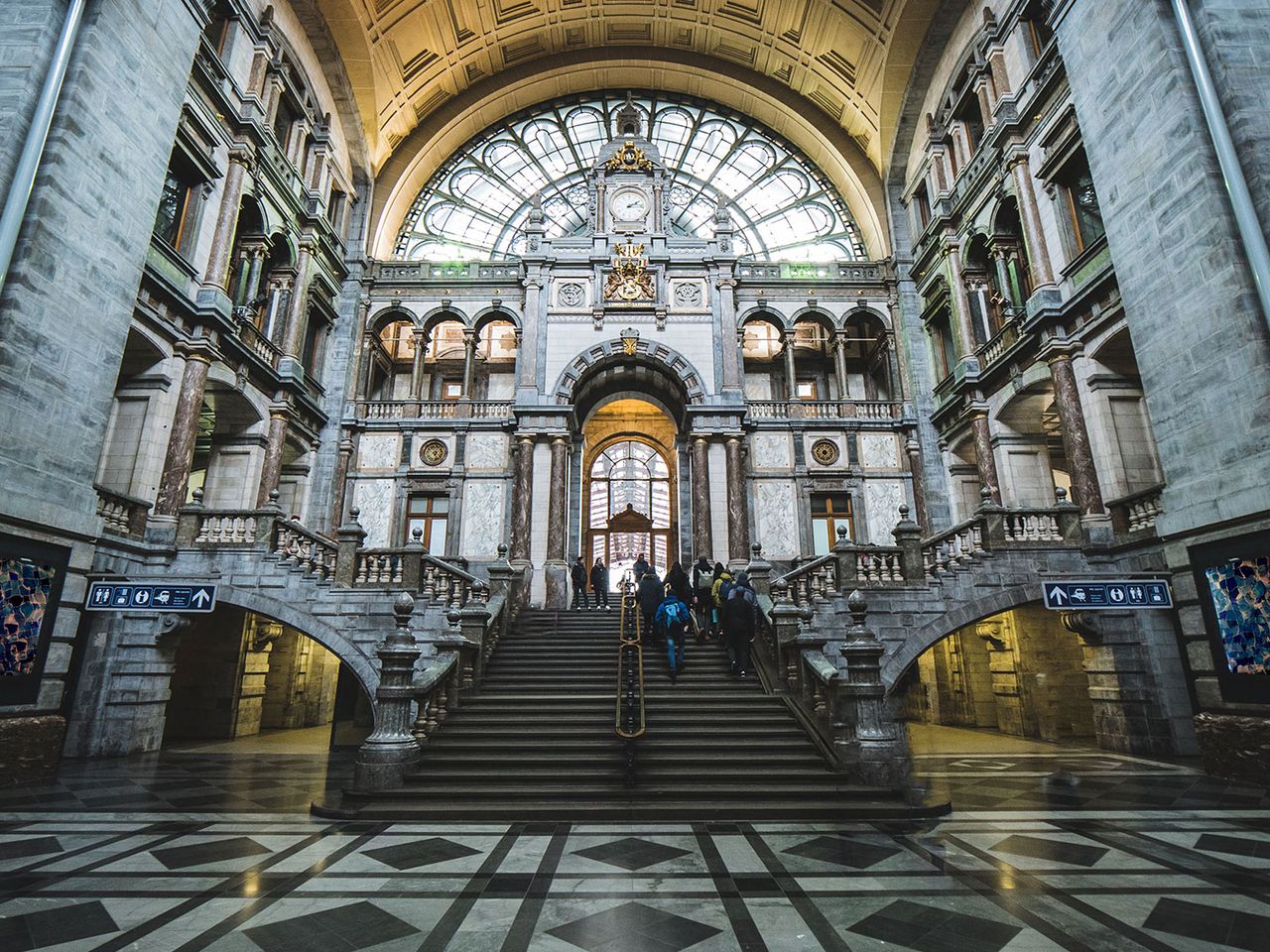  Bahnhof Antwerpen Centraal