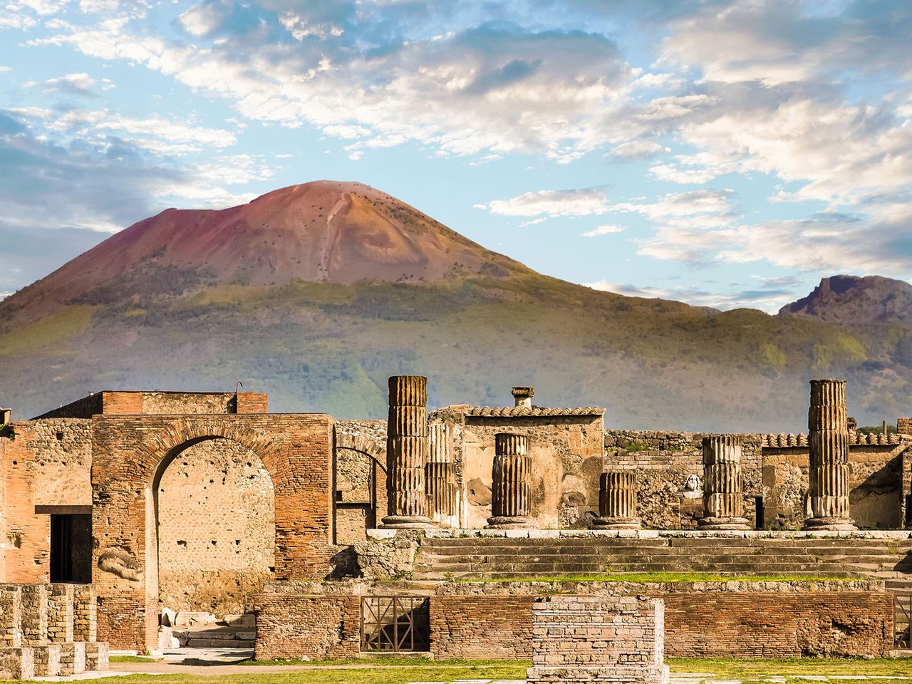 Pompeji und der Vesuv im Hintergrund