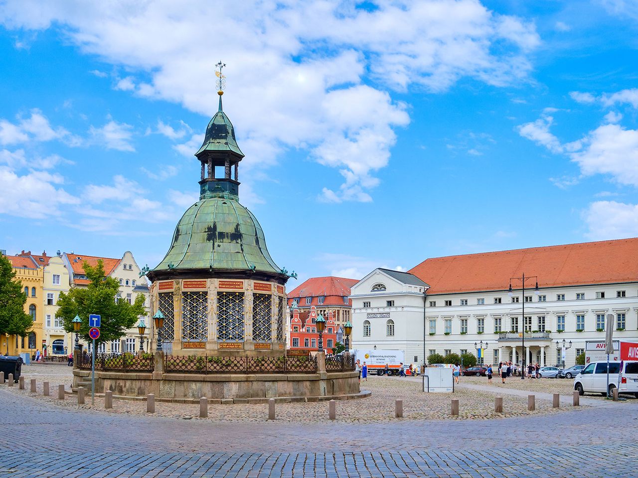 Wismarer Marktplatz mit Wasserkunst