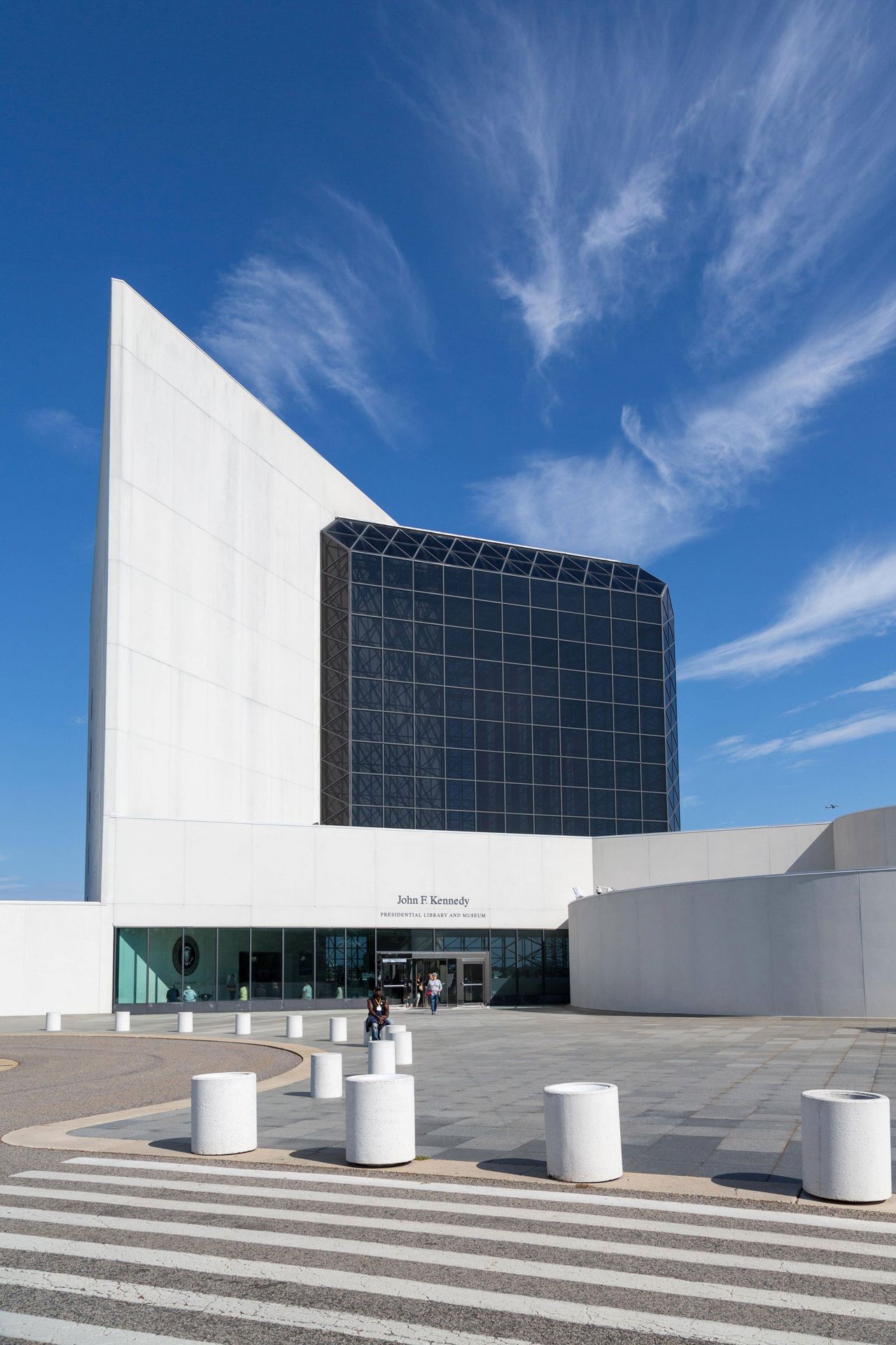 John F. Kennedy Presidential Library and Museum, Außenansicht