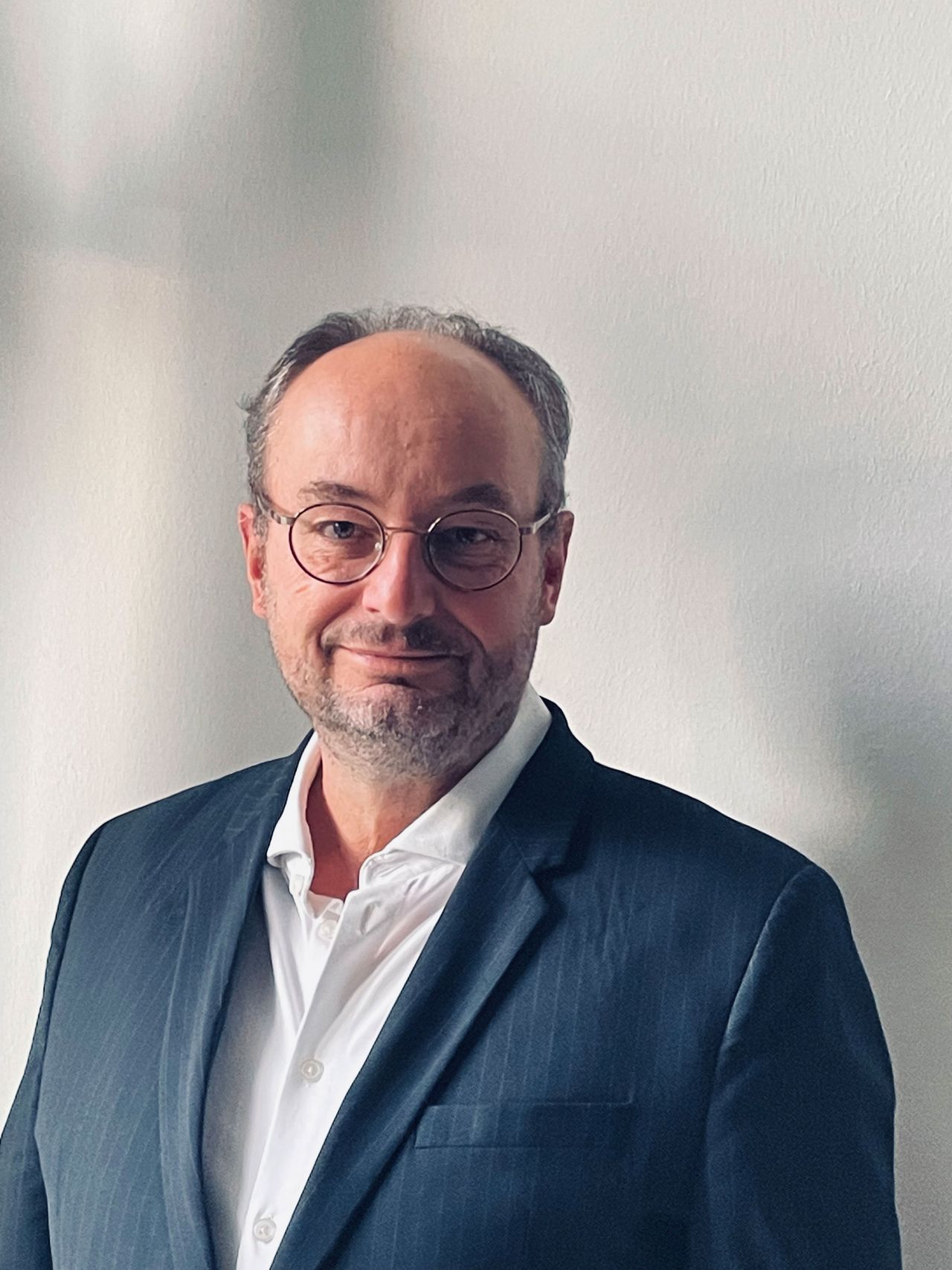 Nils Minkmar im Portrait