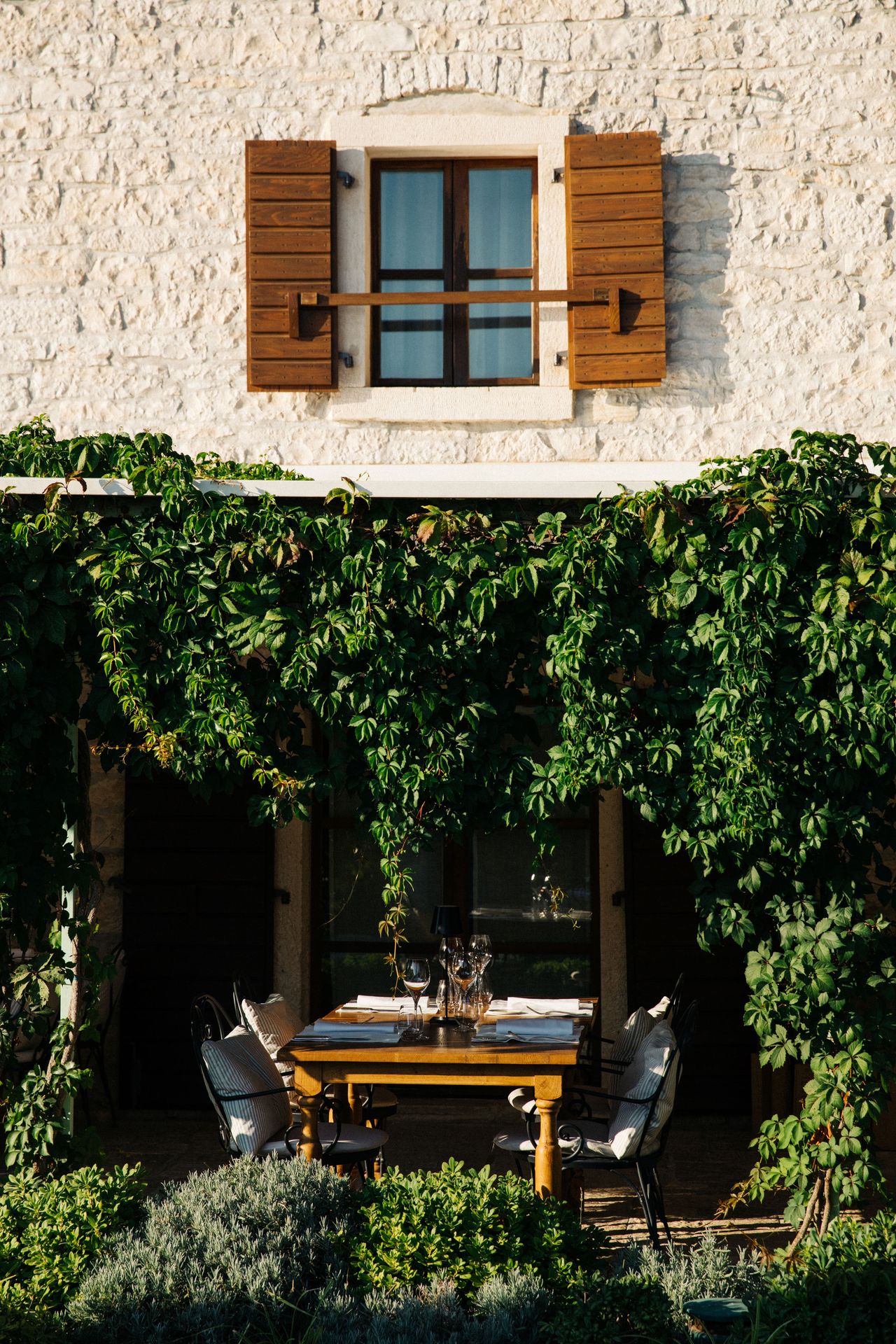 Au&szlig;enbereich Meneghetti Wine Hotel & Winery