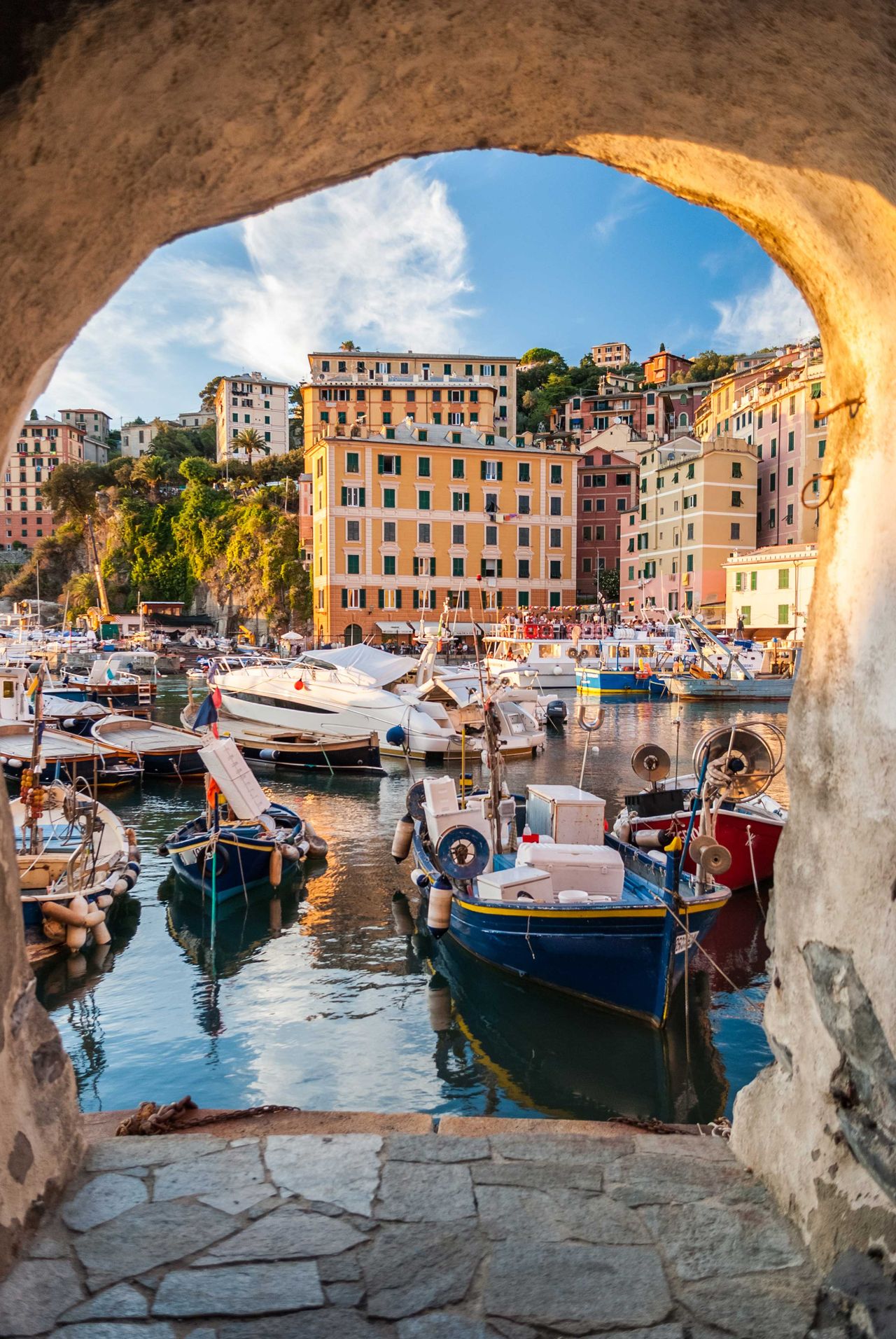Blick auf den Hafen von Camogli