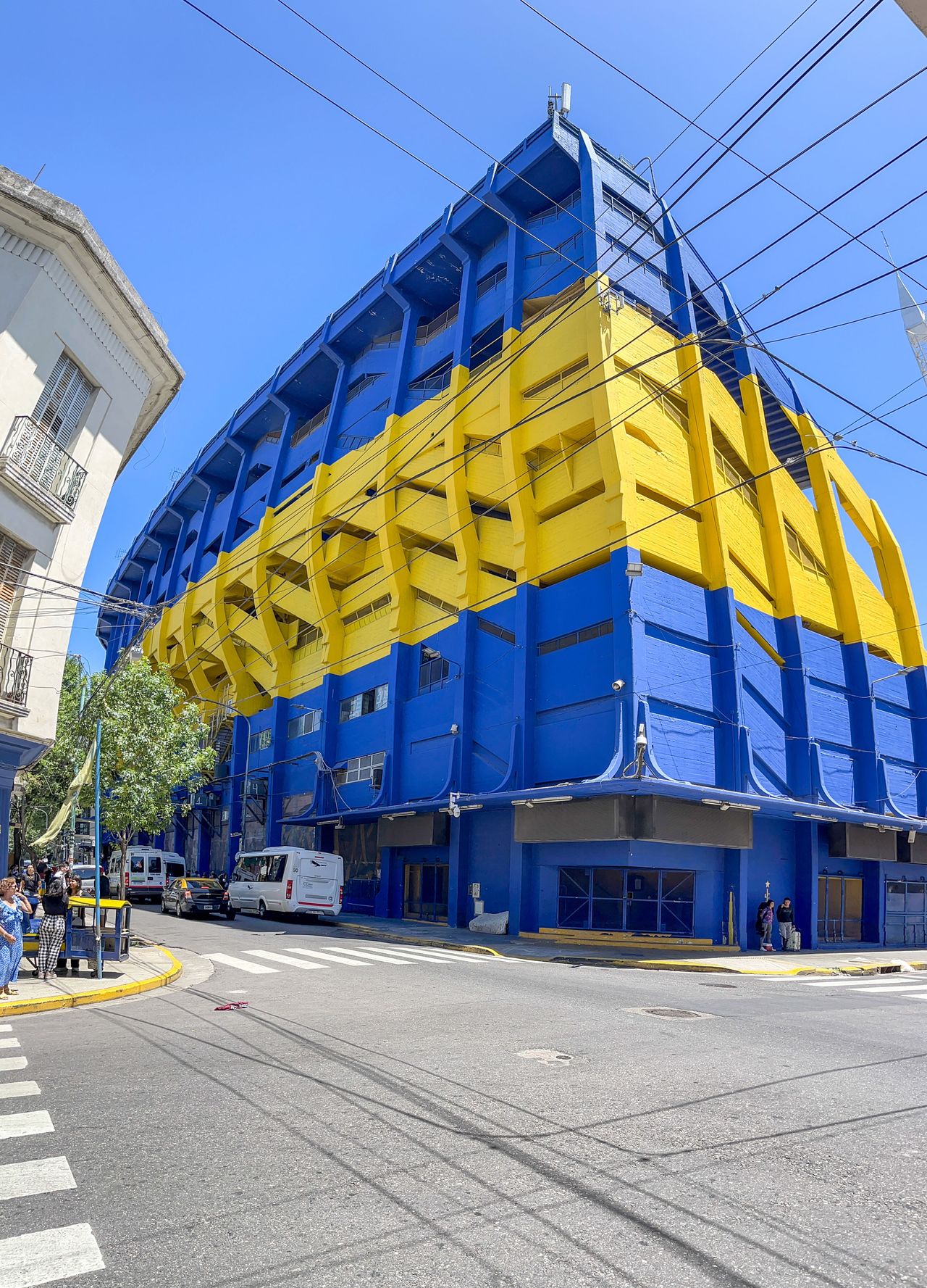 Stadion La Bombonera in Buenos Aires, Au&szlig;enansicht