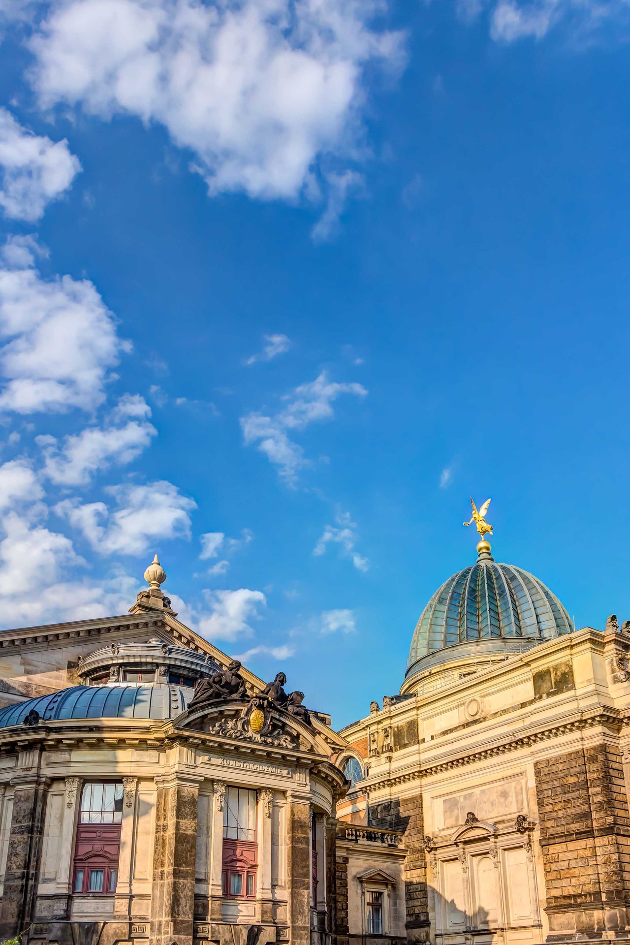 Albertinum Dresden mit Kuppel