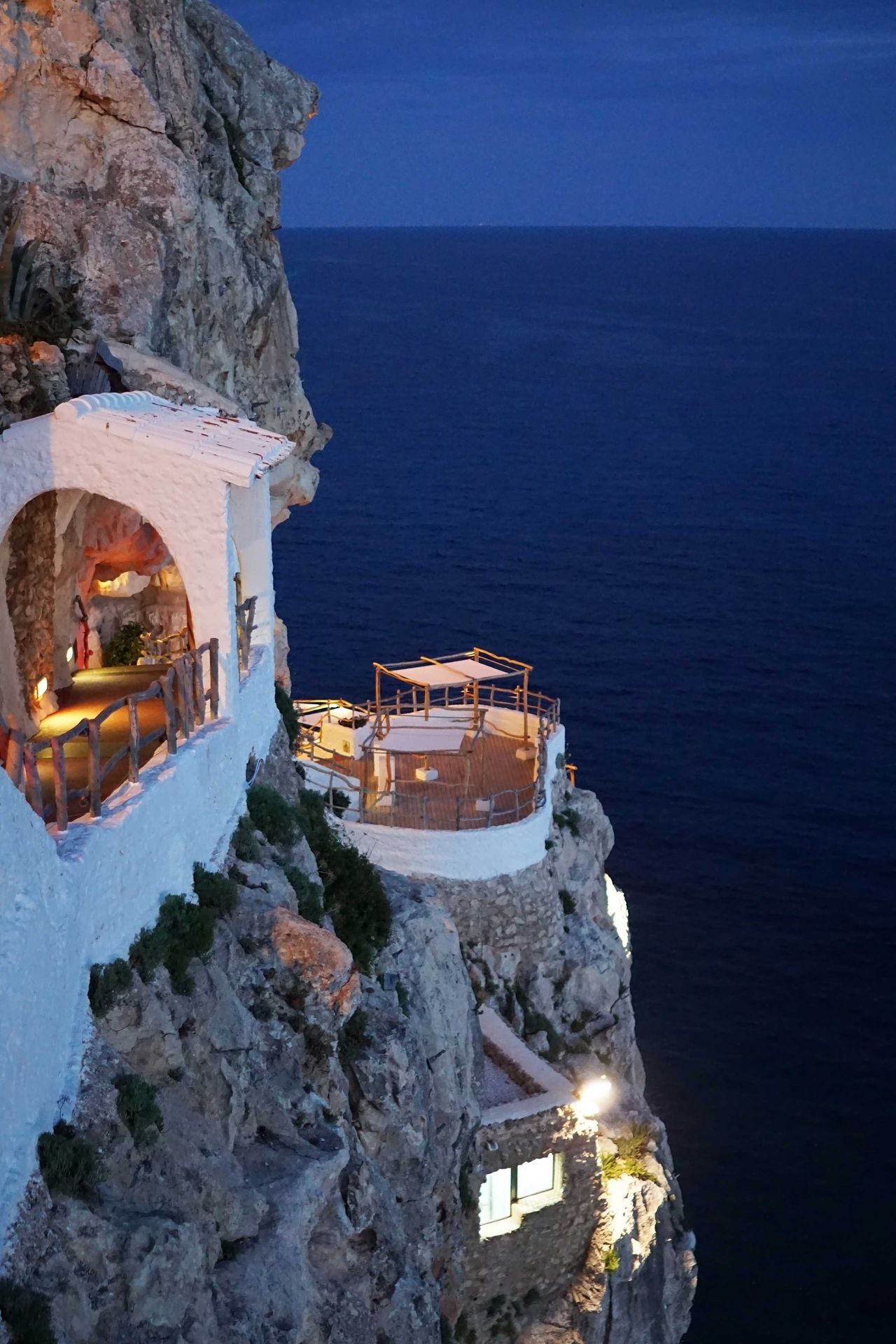 Cova d'en Xoroi am Abend, Menorca