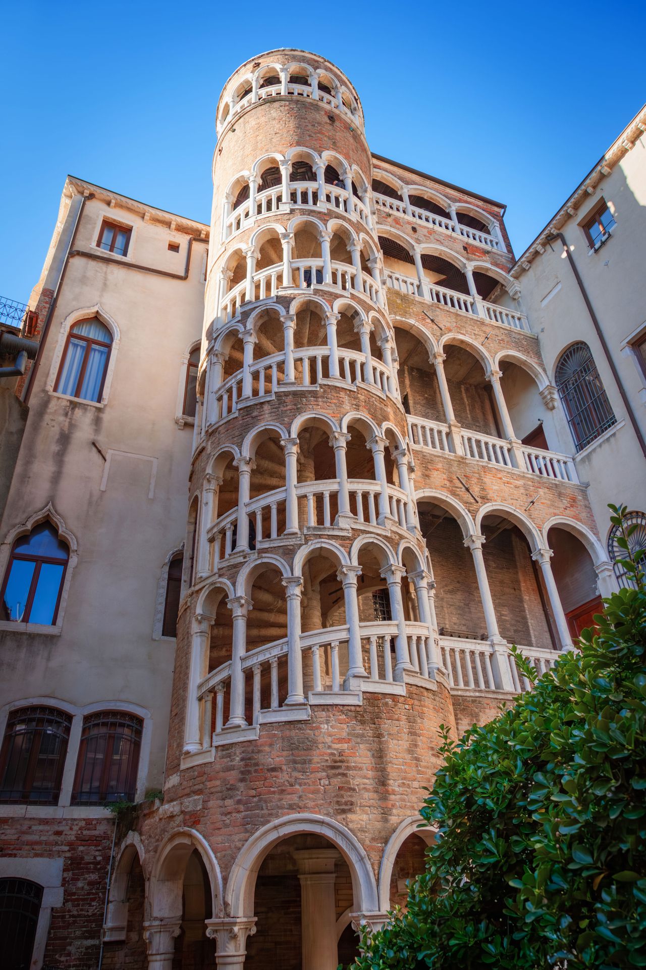Palazzo Contarini del Bovolo, Außenansicht