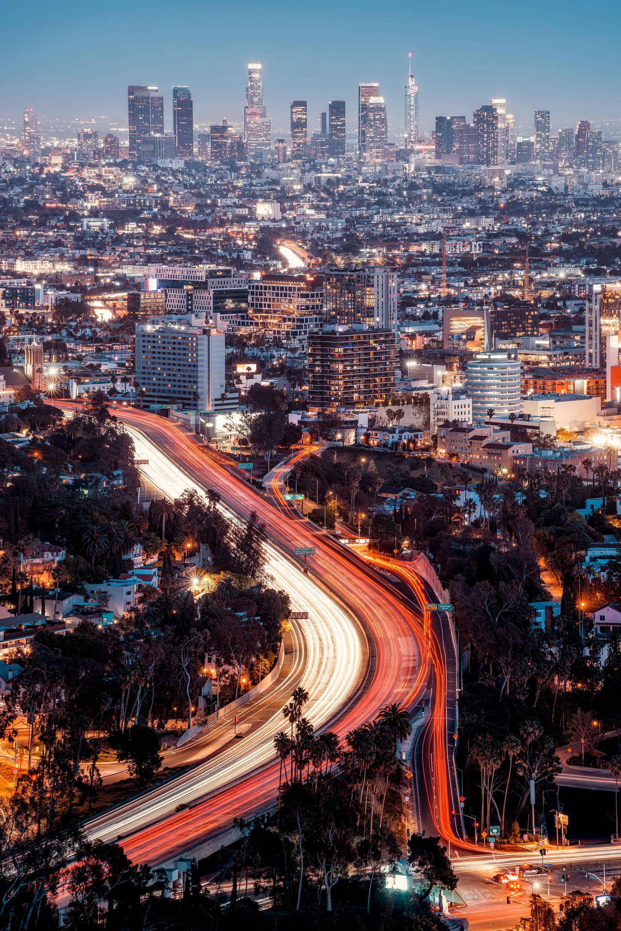 Blick von oben auf den Mulholland Drive, Los Angeles