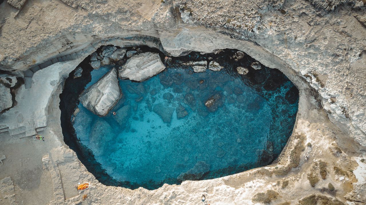 Grotta della Poesia, Naturpool in Italien, Apulien