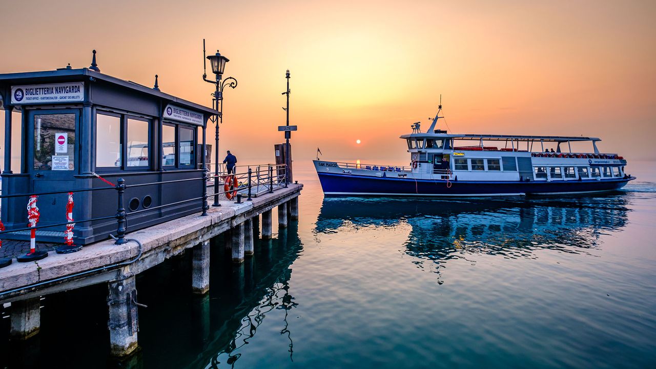 Hafen von Lazise, Fähre und Ticketschalter