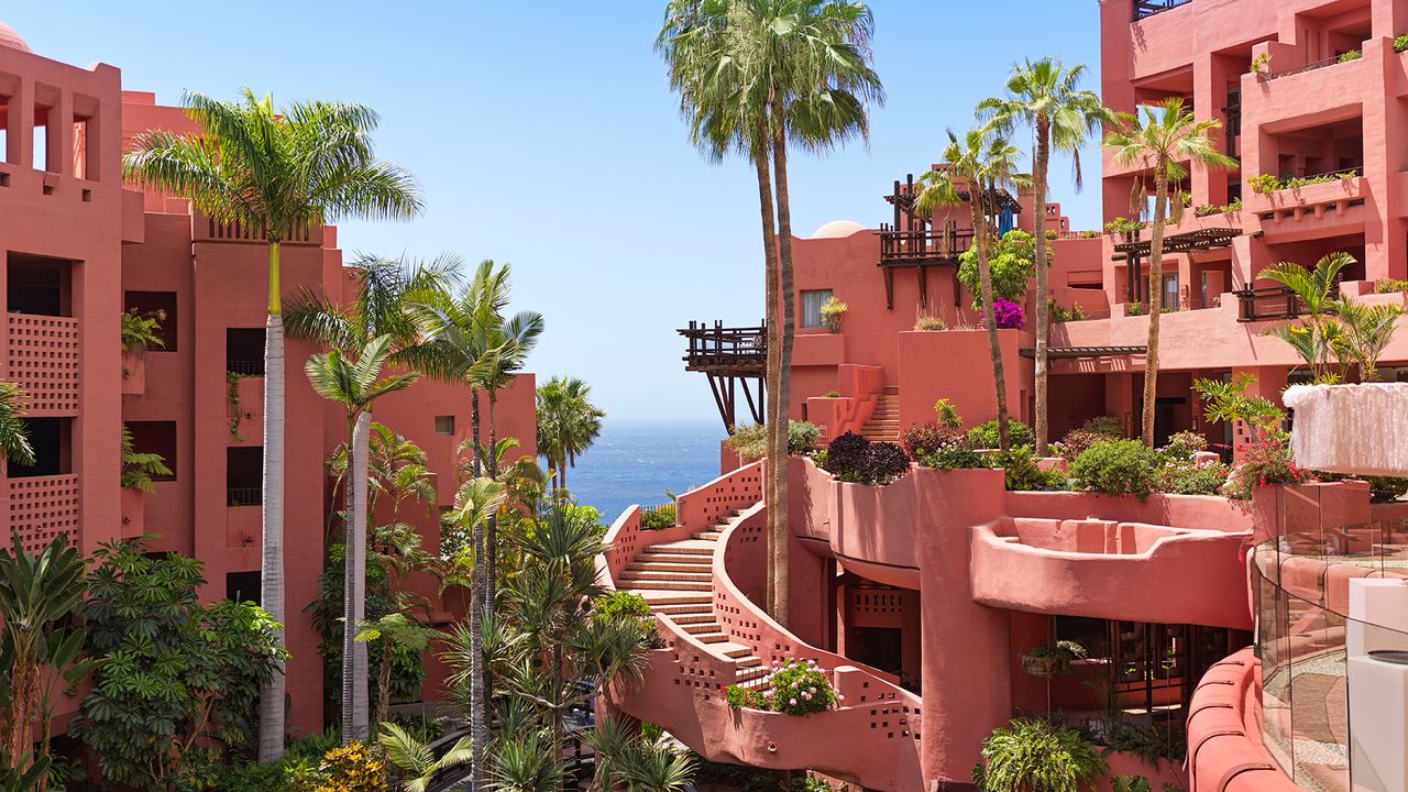 The Ritz-Carlton Tenerife, Abama, von außen