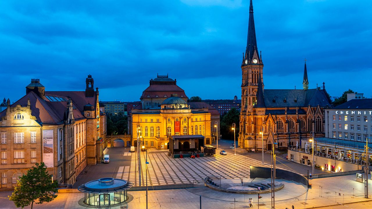 Theaterplatz Chemnitz am Abend