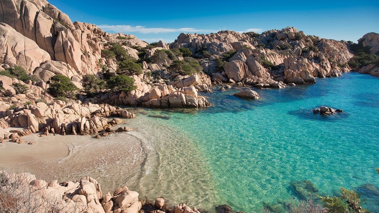 Cala Coticcio auf der kleinen Insel Caprera, Sardinien