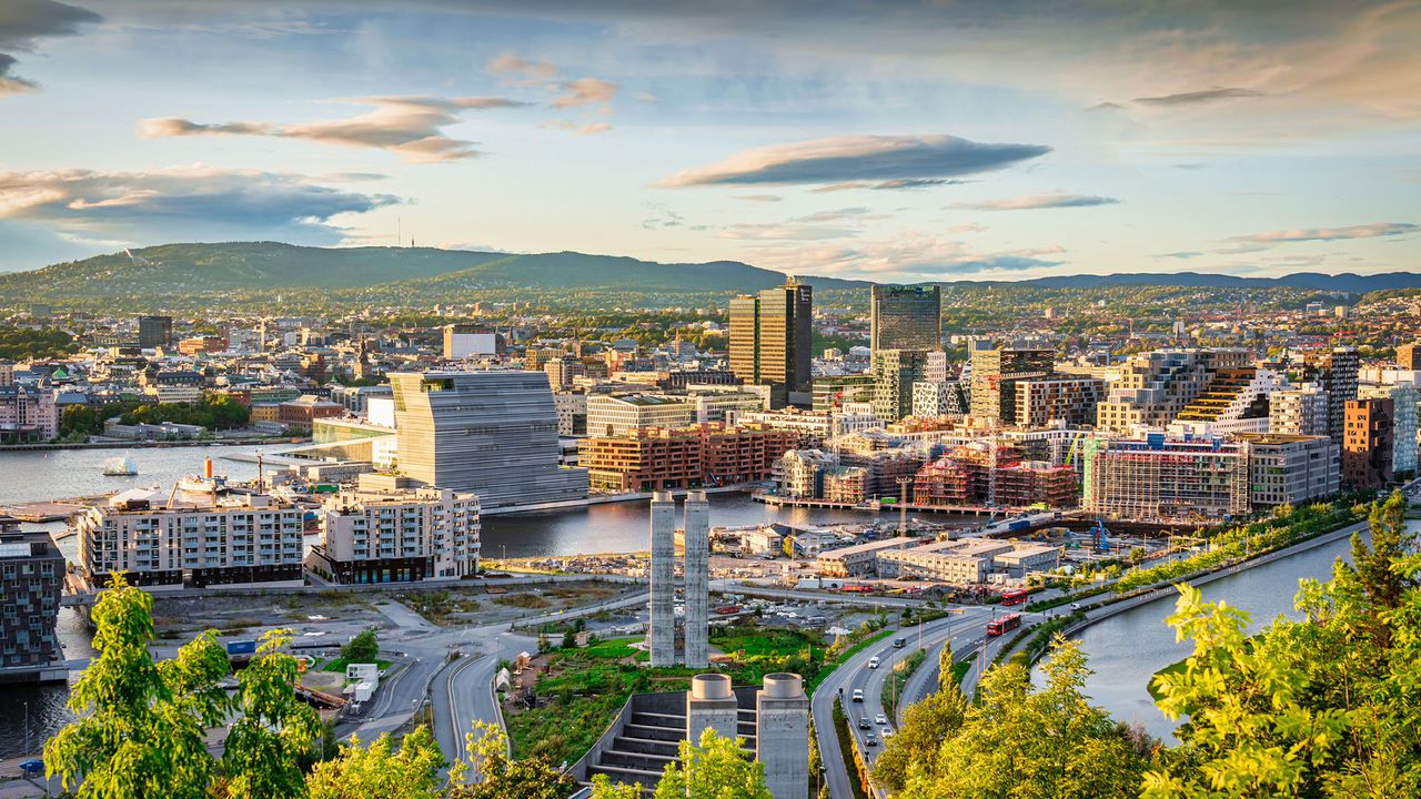Blick auf Oslo bis zum Viertel Bjørvika