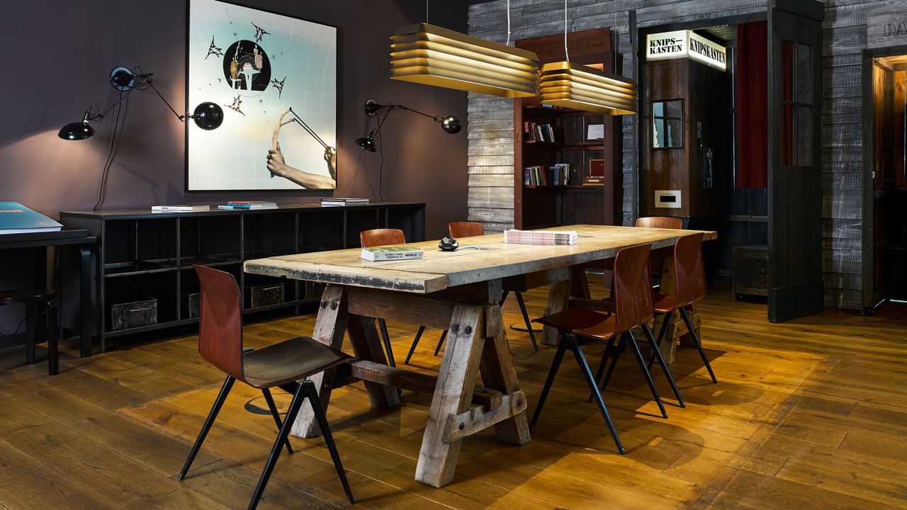 Radio Room im 25hours Hotel HafenCity, Hamburg