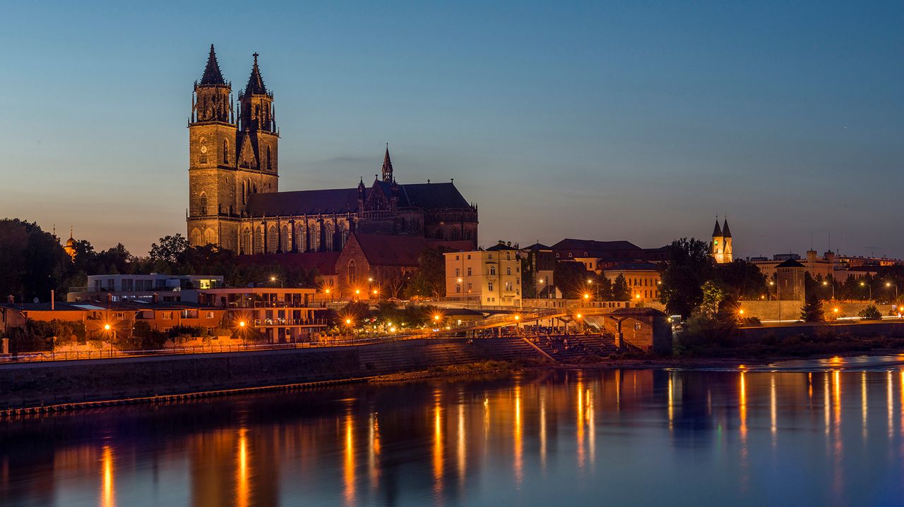 Dom und Elbe in Magdeburg