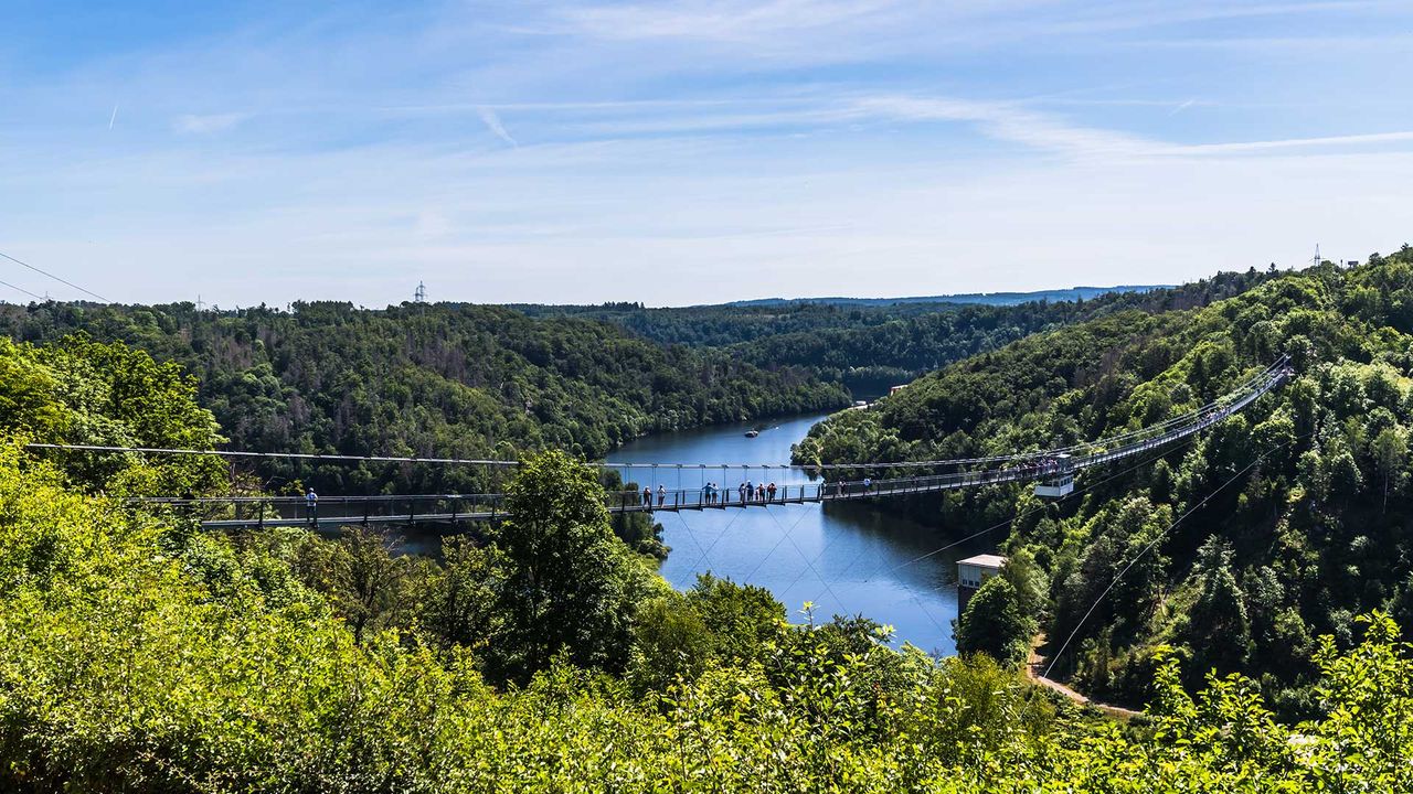 Titan RT über der Rappbodetalsperre im Harz
