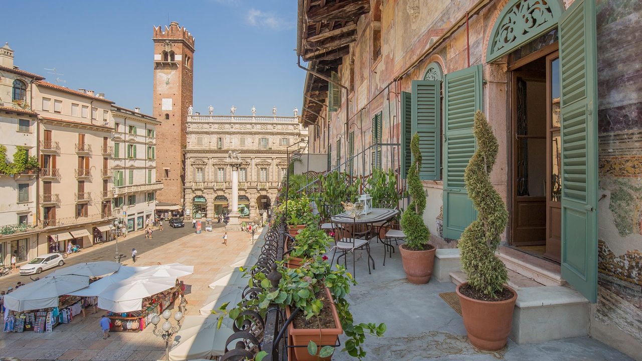 Terrasse der Corte Realdi Suites Piazza Erbe