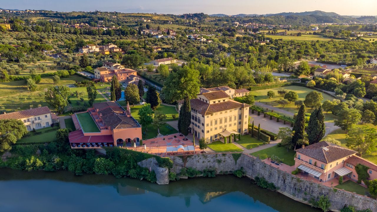 Luftaufnahme der Villa La Massa in Florenz