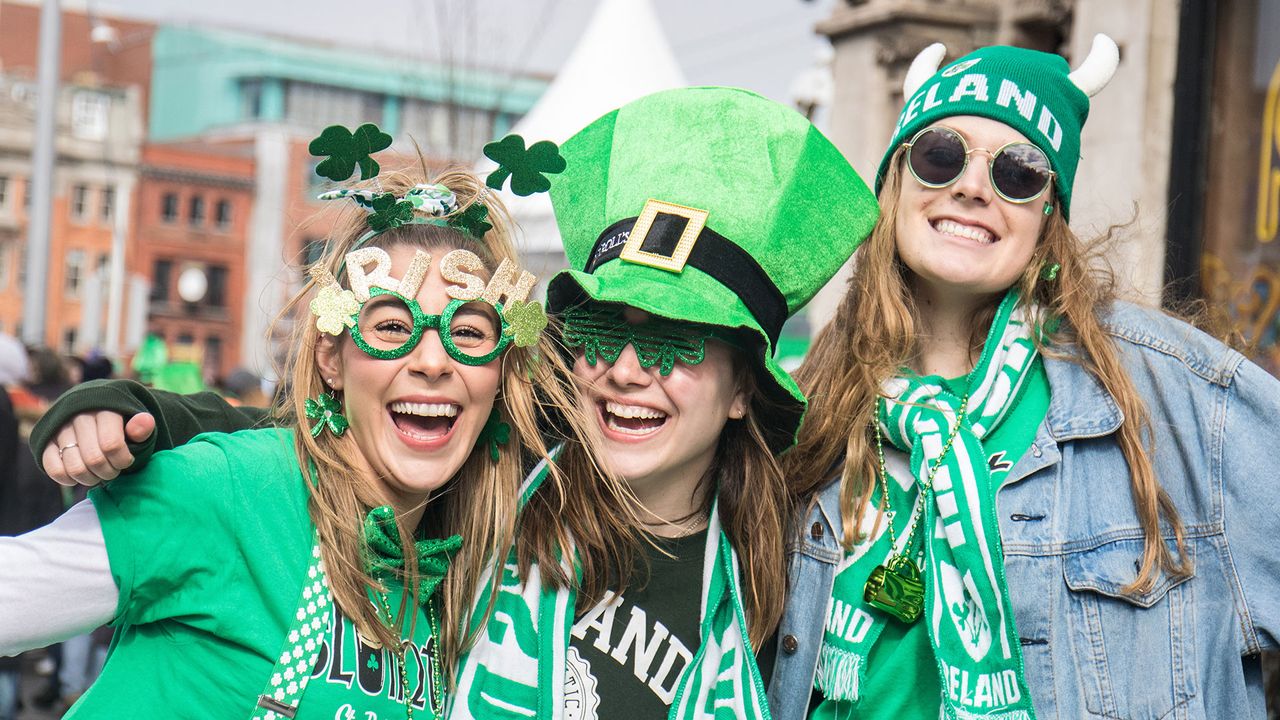 St. Patrick’s Day, Frauen bei der Parade in Dublin