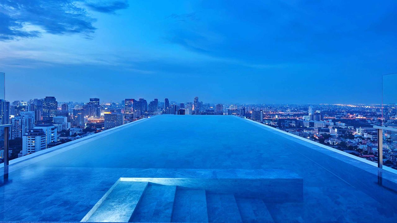 Rooftop-Pool im Hotel 137 Pillars in Bangkok