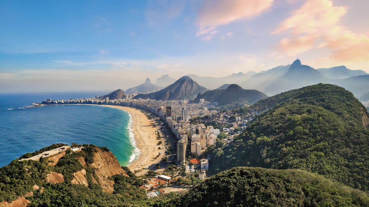 Blick auf die Copacabana in Rio de Janeiro, Brasilien