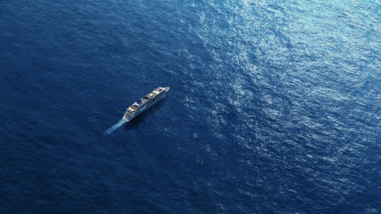 MS Europa von Hapag-Lloyd Cruises, Luftaufnahme