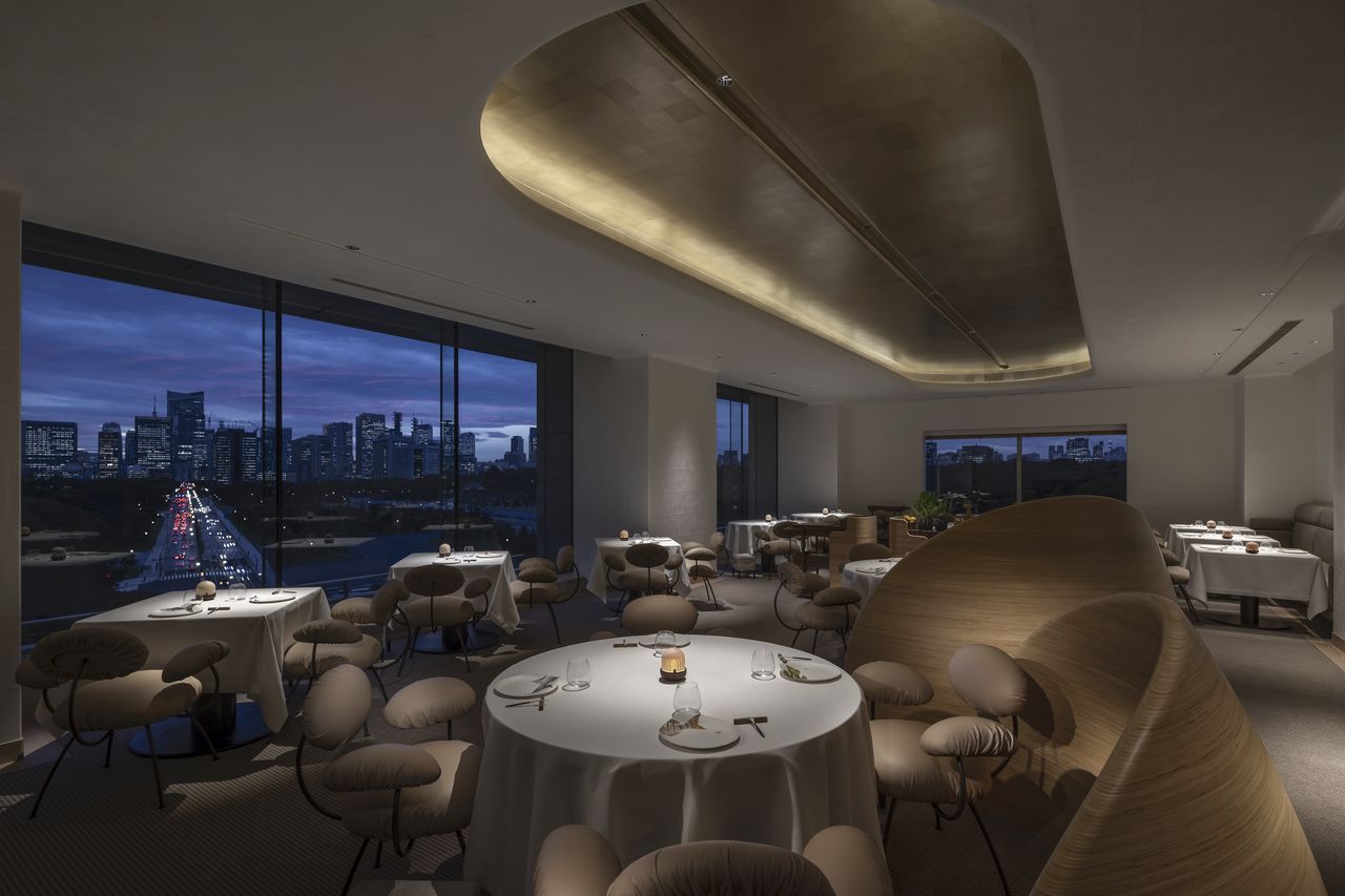Palace Hotel Tokyo, Esterre in Japan