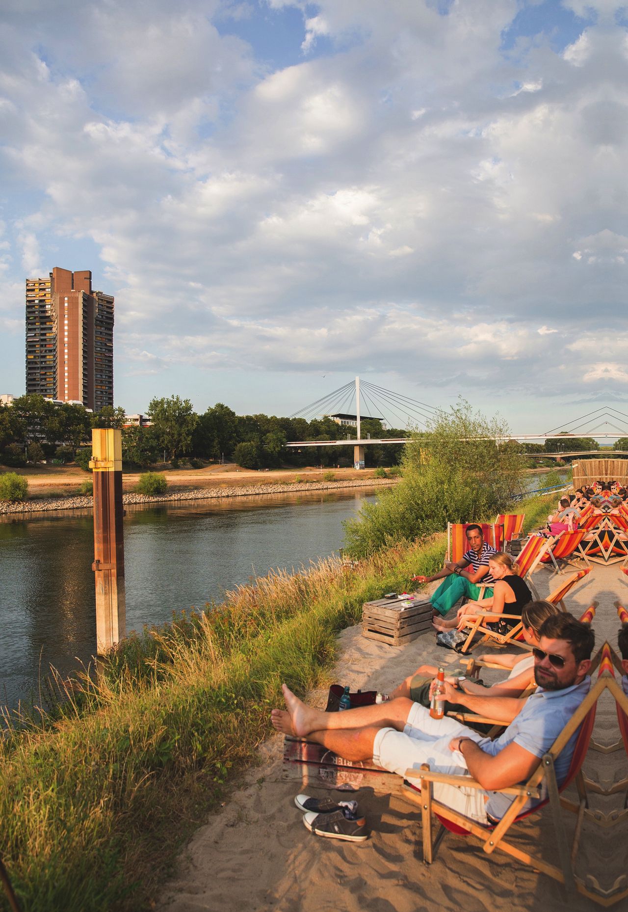 Strand-Feeling an der Mündung des Neckar in den Rhein