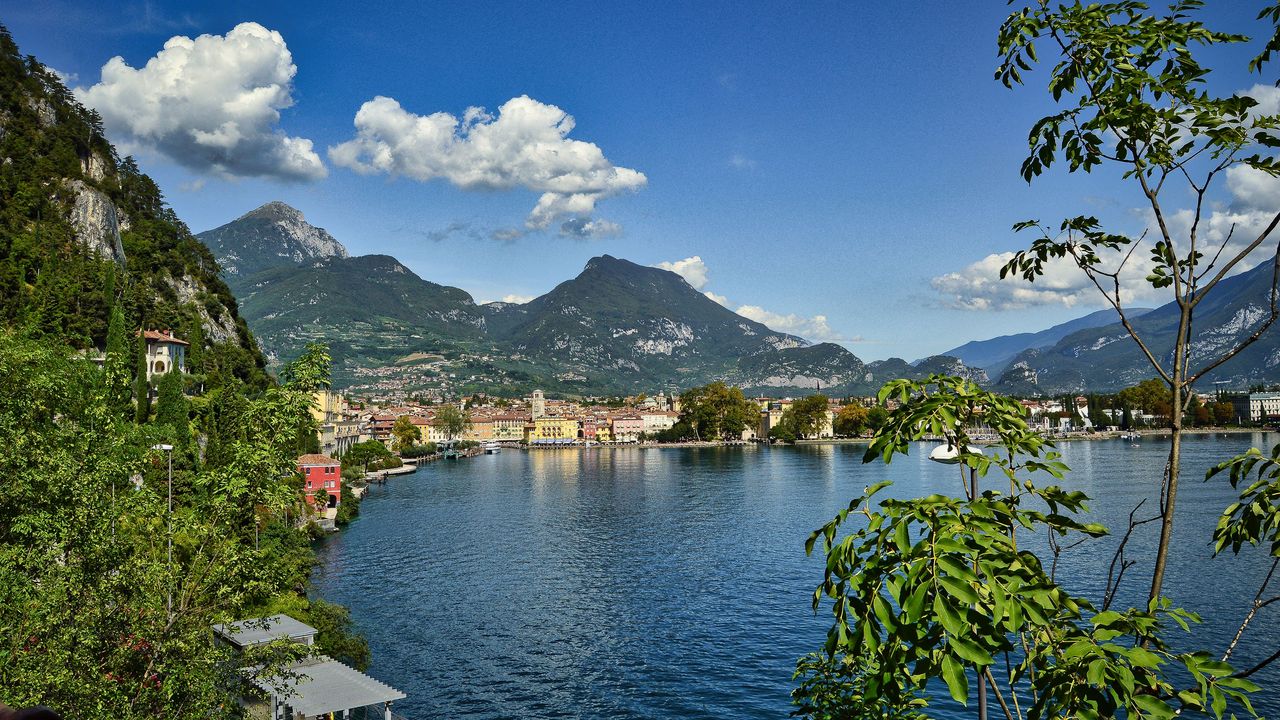 Blick von der Ponalestraße auf den Gardasee