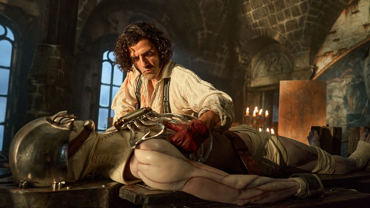 Victor Frankenstein (Oscar Isaac) und seine Kreatur (Jacob Elordi)