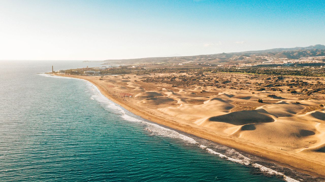 Dünen, Strand und Leuchtturm von Maspalomas
