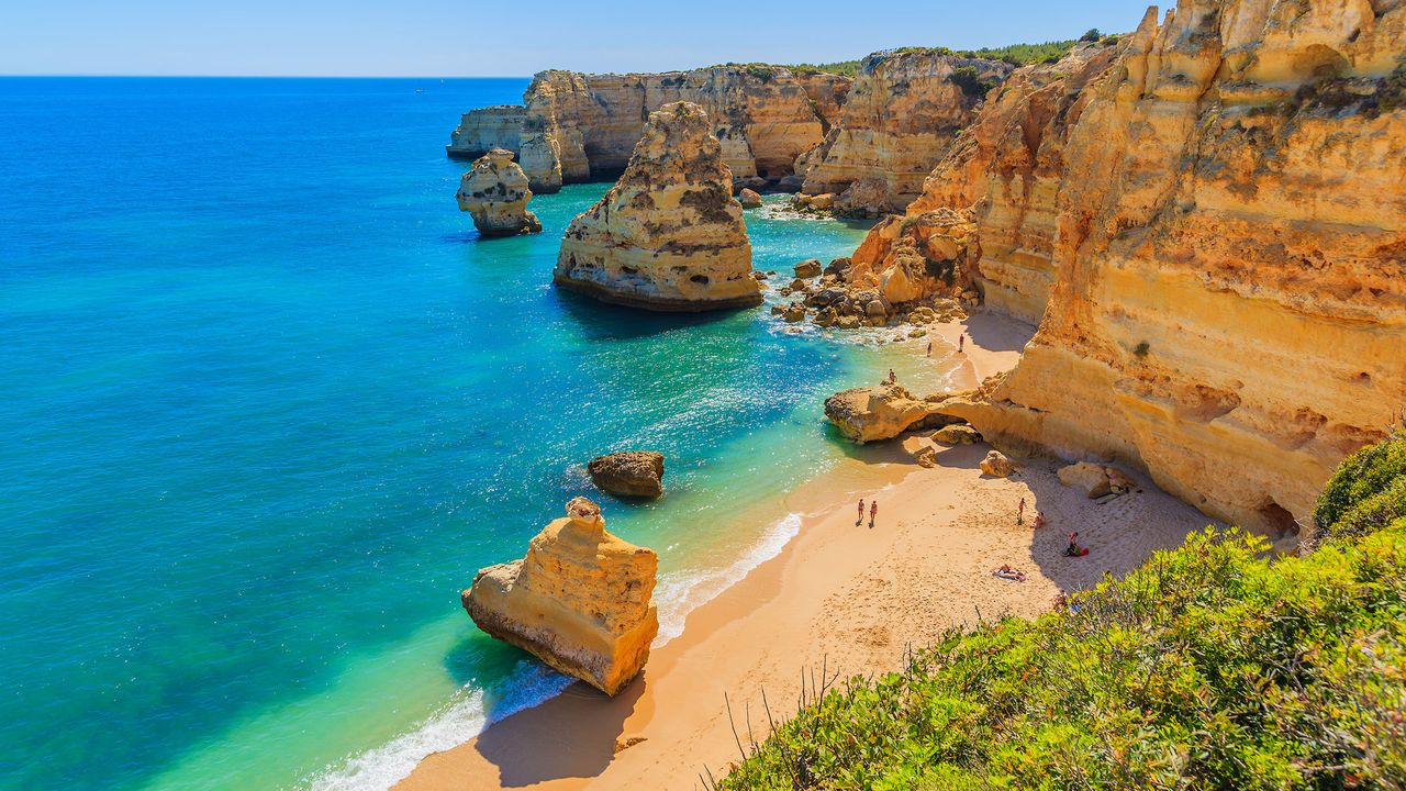 Blick auf die Praia da Marinha 