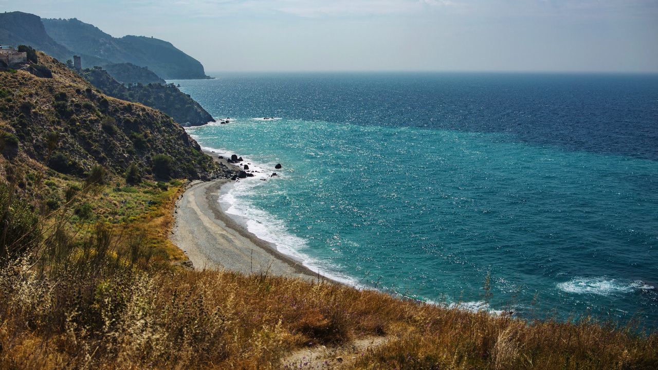 Playa de las Alberquillas, Malaga