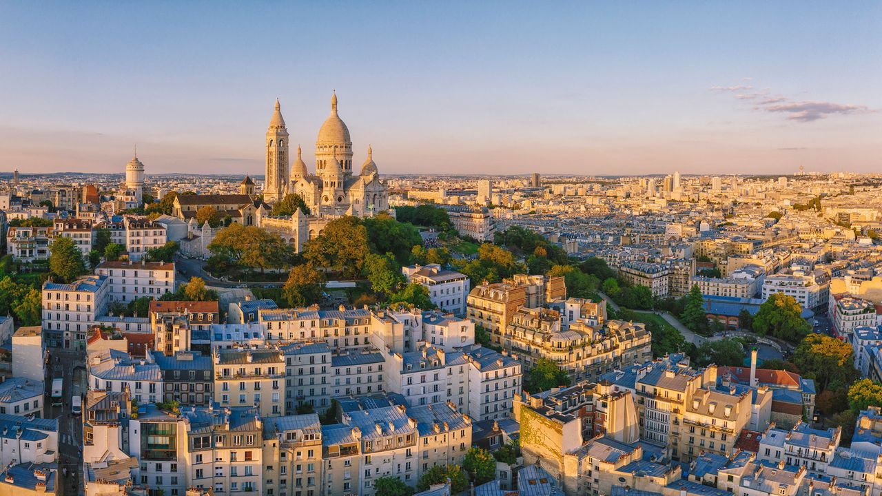 Blick auf Montmartre mit der Basilika Sacré-Cœur